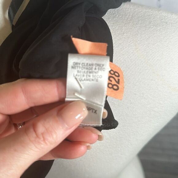 🖤 BCBG Black Halter Style Top - Size Small - Lace Detail - Silky Feel - Picture 5 of 6